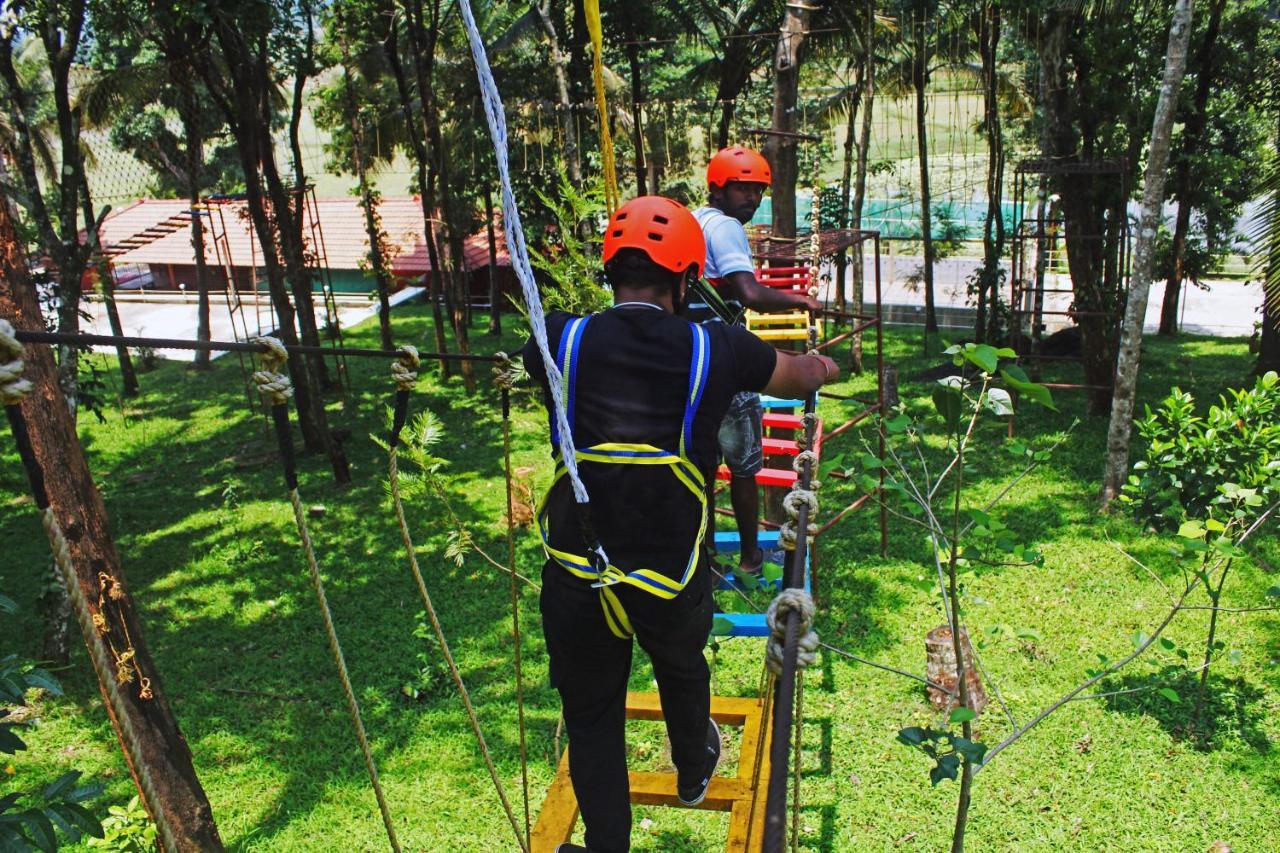 Cs County Resort Sakleshpur Exteriör bild