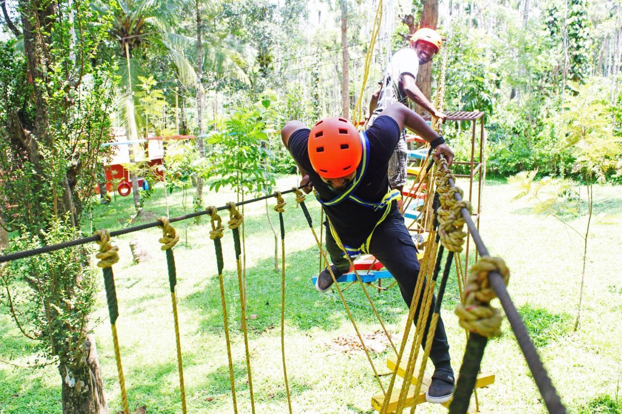 Cs County Resort Sakleshpur Exteriör bild