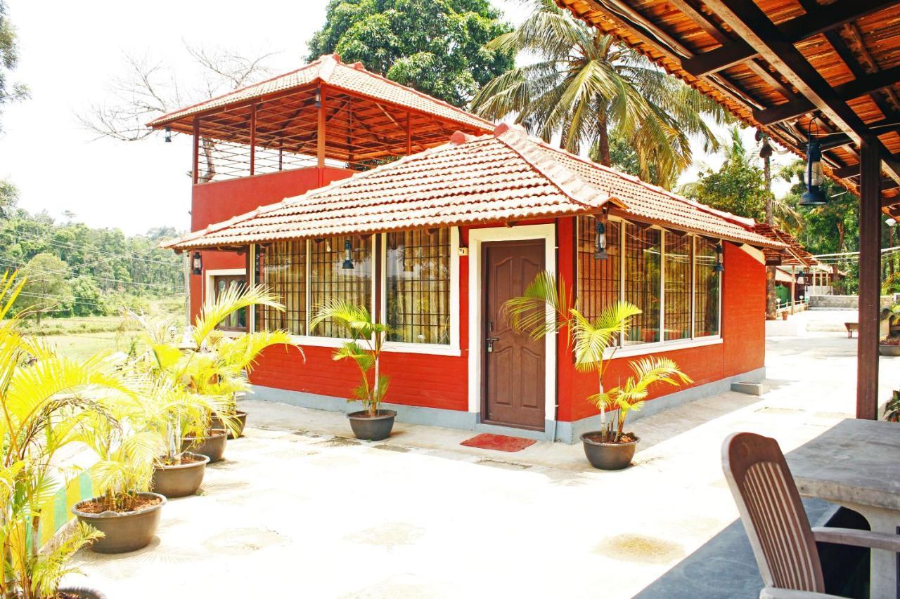 Cs County Resort Sakleshpur Exteriör bild