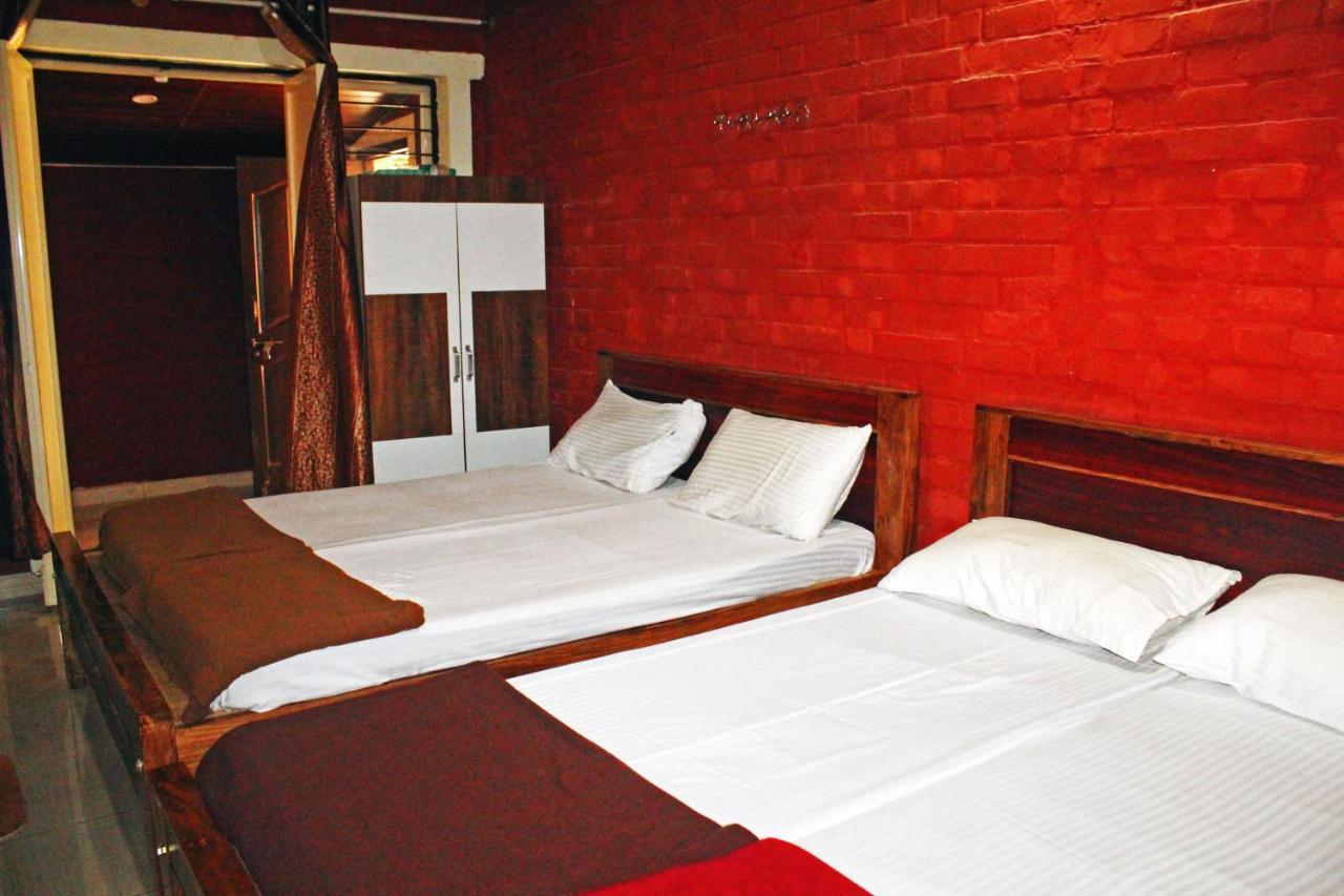 Cs County Resort Sakleshpur Exteriör bild