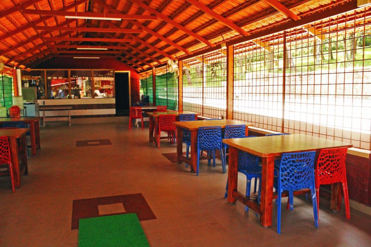 Cs County Resort Sakleshpur Exteriör bild