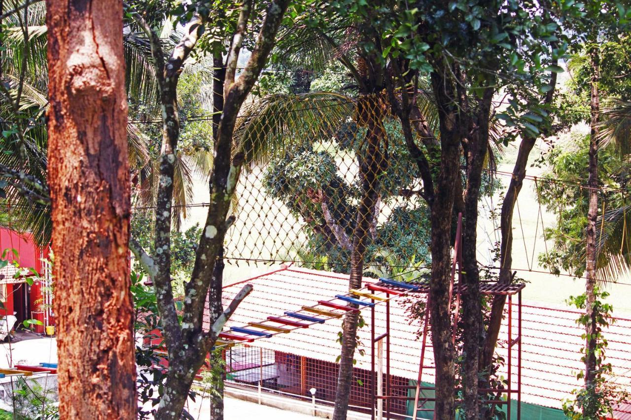 Cs County Resort Sakleshpur Exteriör bild